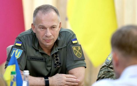 Zelensky removió al comandante del Ejército ucraniano tras varios días de protestas.