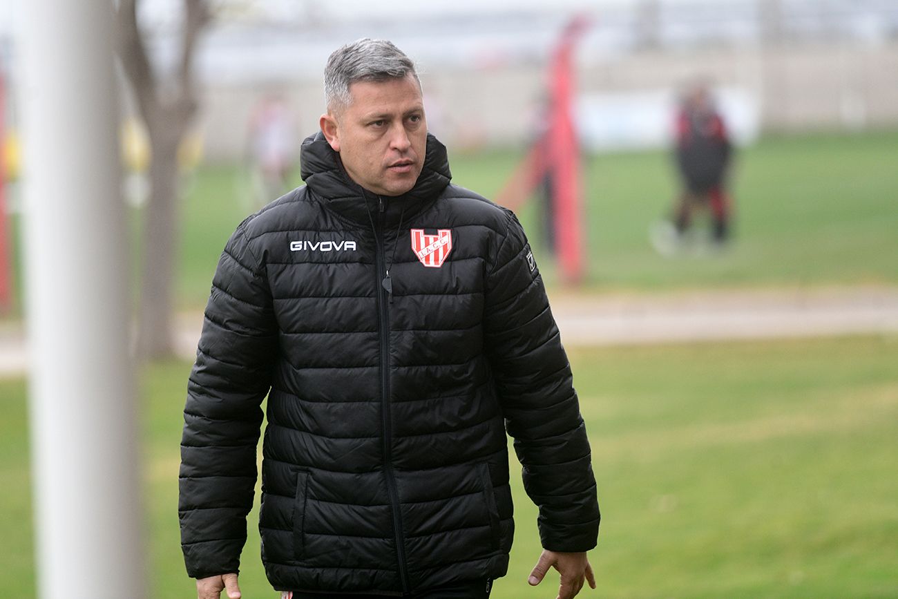 Flores habló de todo tras la práctica de Instituto este martes.