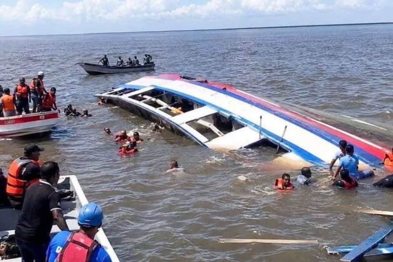 Tragedia en Guyana: al menos 41 personas murieron tras el hundimiento de un ferry. (@MundoEConflicto)