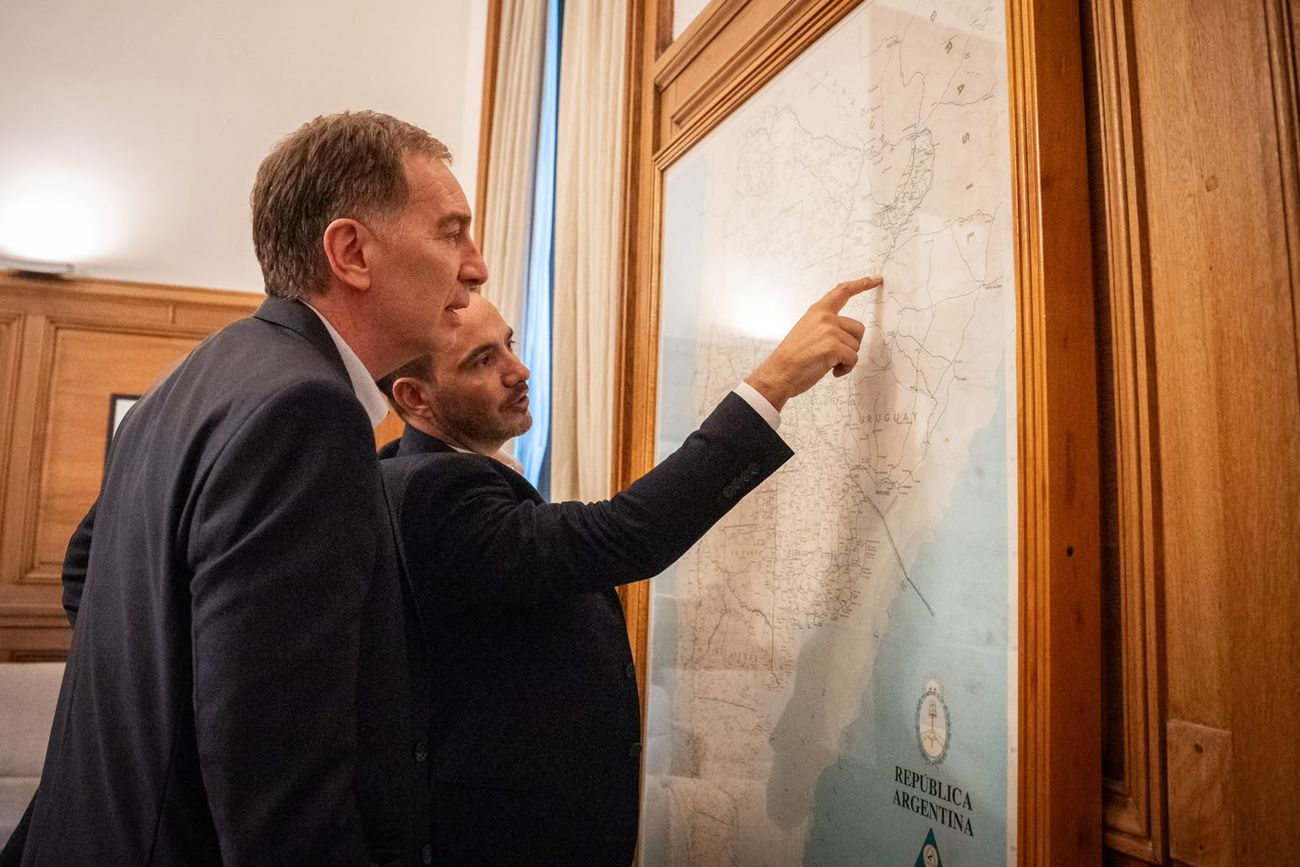 El jefe de Gabinete de la Nación, Diego Santilli, y el gobernador de Corrientes, Juan Pablo Valdés en la Casa Rosada.