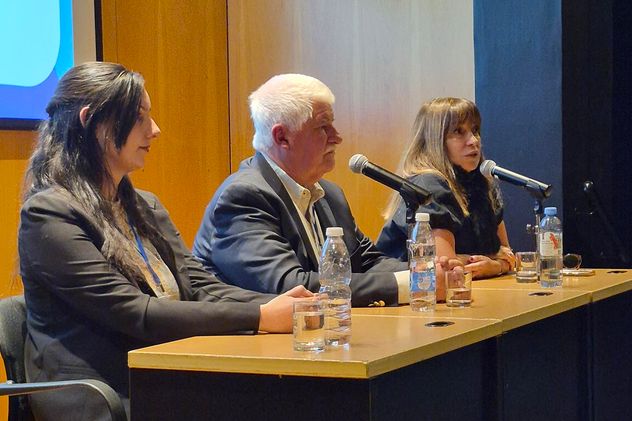 Apoyada en una fuerte presencia industrial en el país y en un amplio portfolio de soluciones representadas por marcas líderes como Isover, Megaflex, Placo, Tuyango y Weber, entre otras, Saint-Gobain Argentina acompaña el desarrollo y la profesionalización de la construcción en seco en Argentina, promoviendo sistemas constructivos más eficientes, sostenibles y alineados con los más altos estándares de calidad.