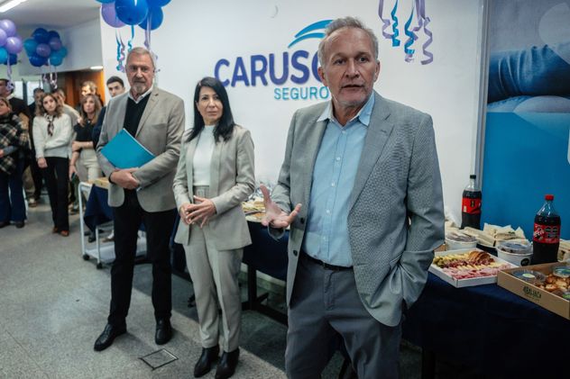 La nueva fachada fue inaugurada por Santiago Scally, gerente general de Caruso Seguros.
