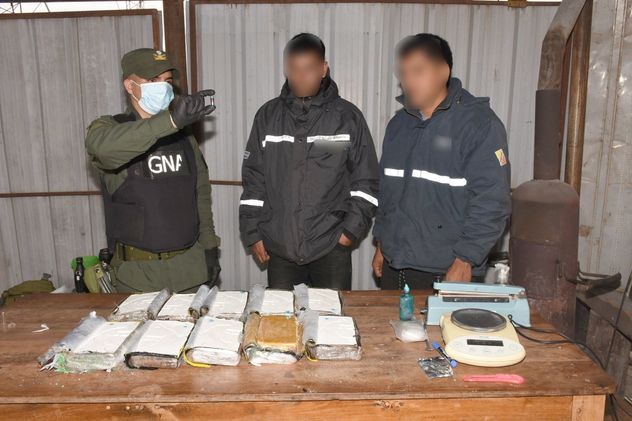Adaptó 10 kilos de cocaína para intentar ocultarlos en una moto de delivery, fue detenido.