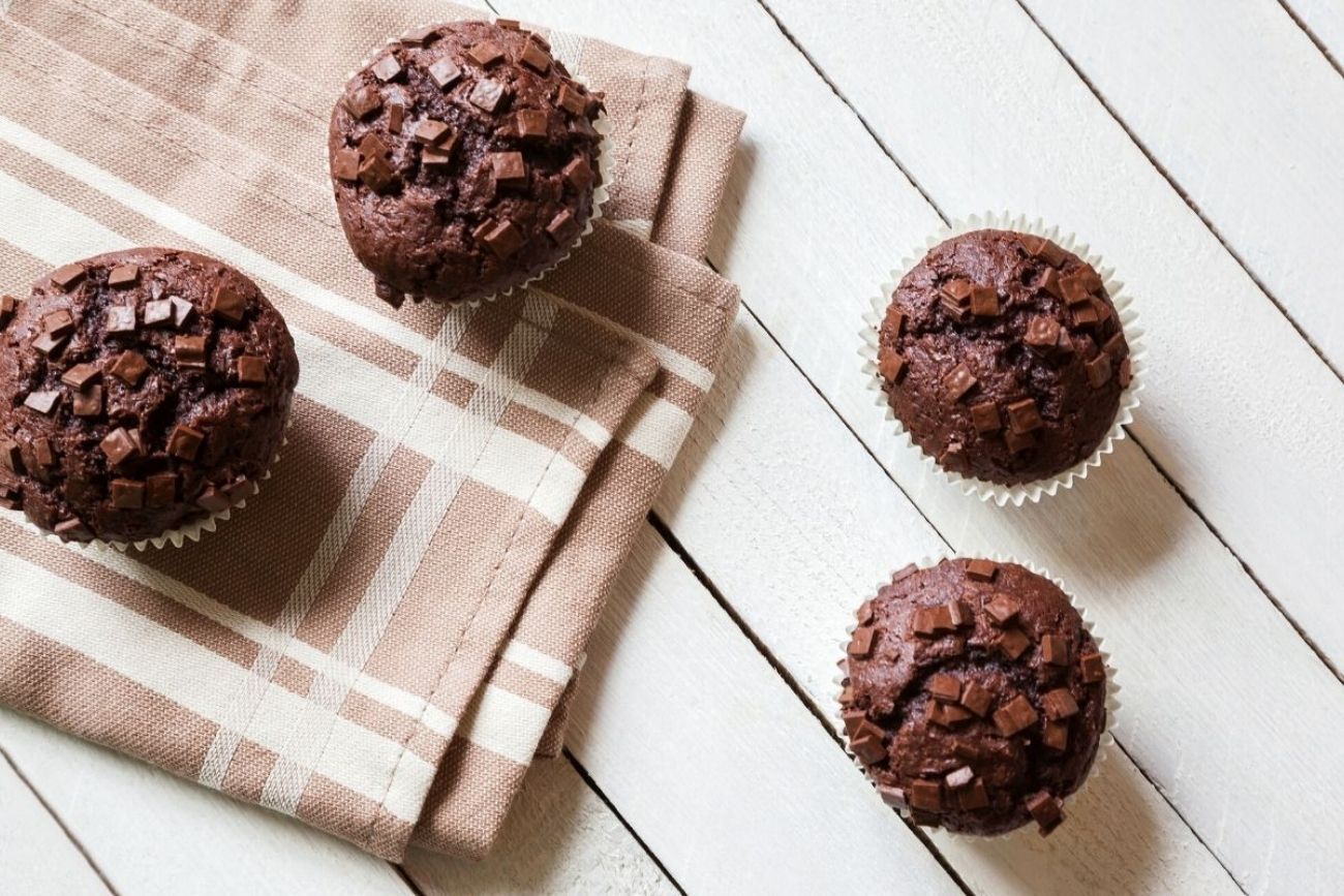 Mini bizcochuelo de chocolate en microondas: la receta fácil que está lista en 2 minutos