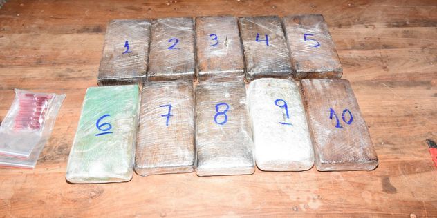 Adaptó 10 kilos de cocaína para intentar ocultarlos en una moto de delivery, fue detenido.