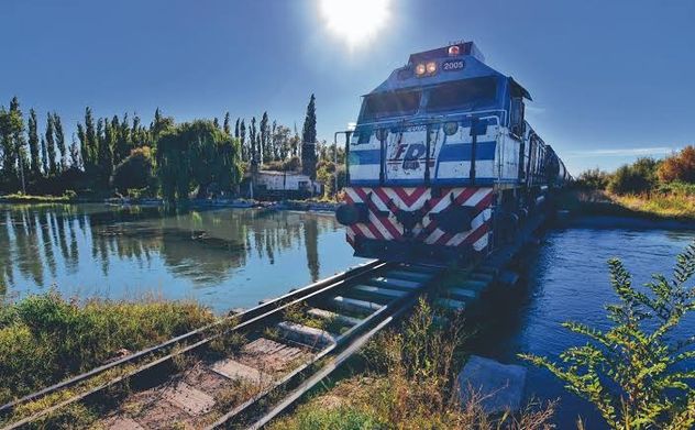 Tren Norpatagónico: el proyecto que busca conectar Vaca Muerta con Bahía Blanca y cambiar la logística del país.