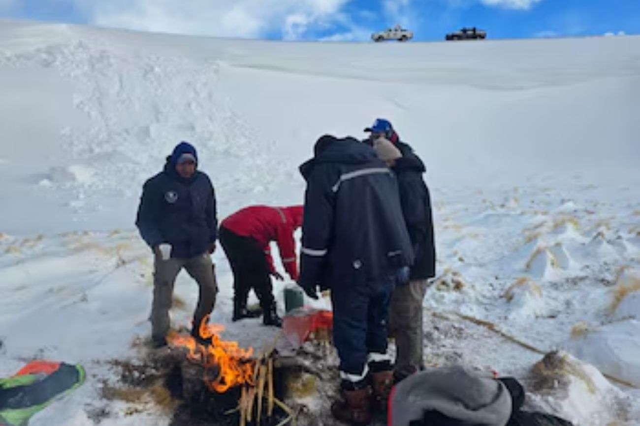 Milagroso rescate en Catamarca: cuatro mineros sobreviven tres noches atrapados por la nieve