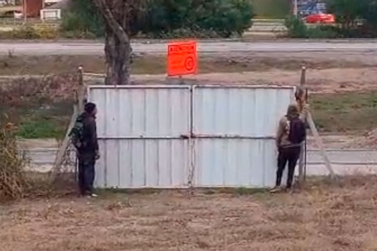 Los ladrones sustrajeron el portón. (Policía)