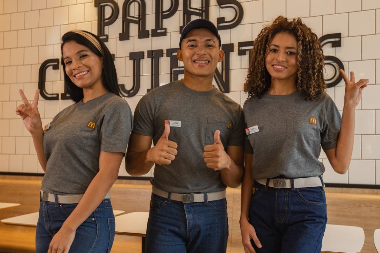 Más de 8.500 trabajadores de McDonald’s en Argentina tienen menos de 24 años, según datos de Arcos Dorados.