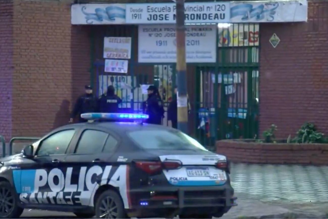 Rosario: un alumno de 12 años llevó un revólver a la escuela y fue demorado