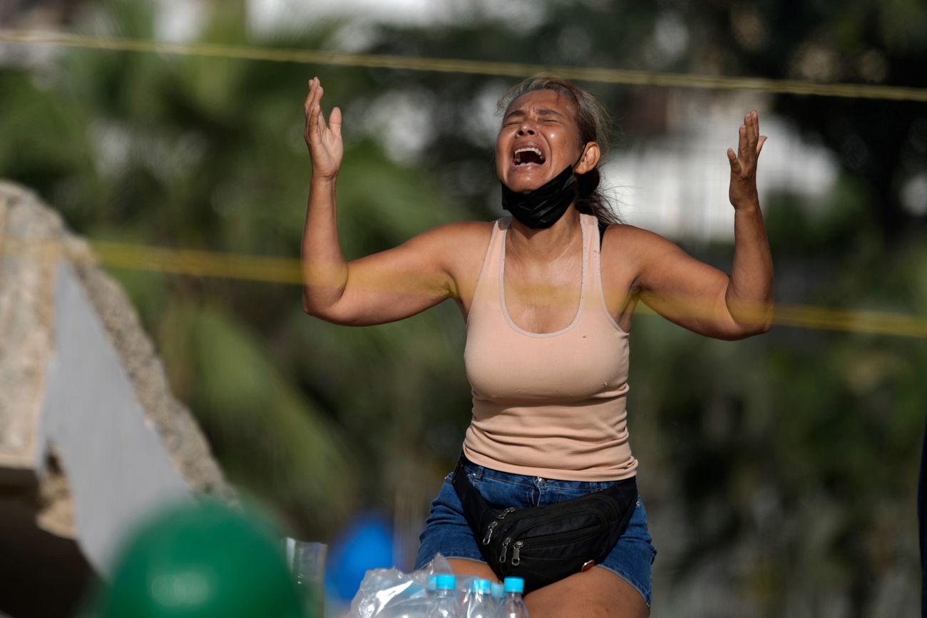 Un mes después de los sismos, el dolor por la tragedia no cesa
