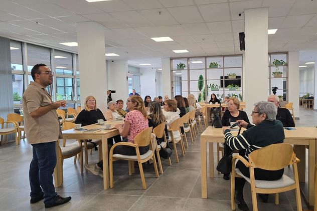 Con 68 plazas y servicios especializados, la Residencia Papa Francisco brinda un entorno seguro, accesible y pensado para promover una vejez activa.