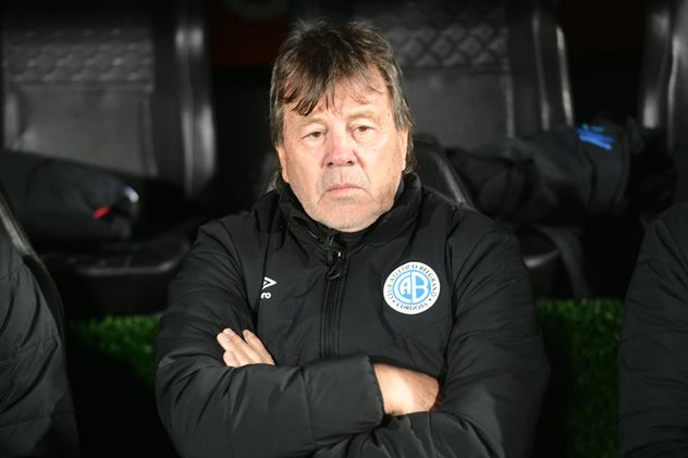 Belgrano campeón del Apertura, tuvo su estreno en el Clausura, jugando en el Gigante de Alberdi.