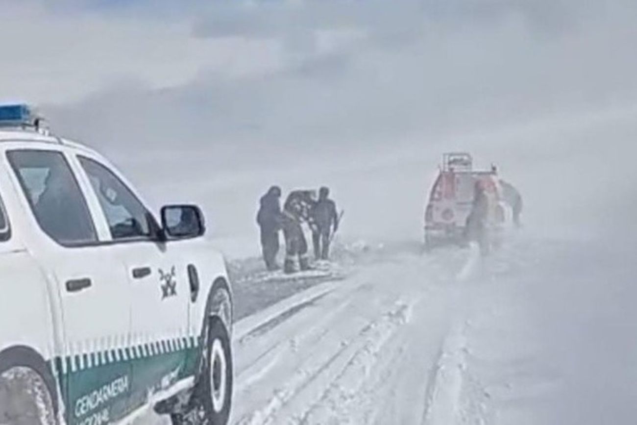 Rescataron a cuatro mineros que quedaron atrapados bajo la nieve en Catamarca