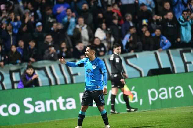 Nicolás "Uvita" Fernández festeja su gol en Belgrano ante Rosario Central.