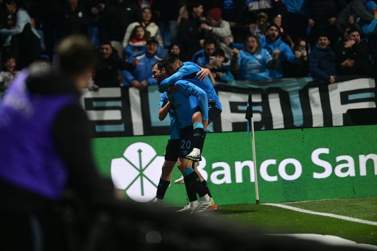 Nicolás "Uvita" Fernández festeja su gol en Belgrano ante Rosario Central.