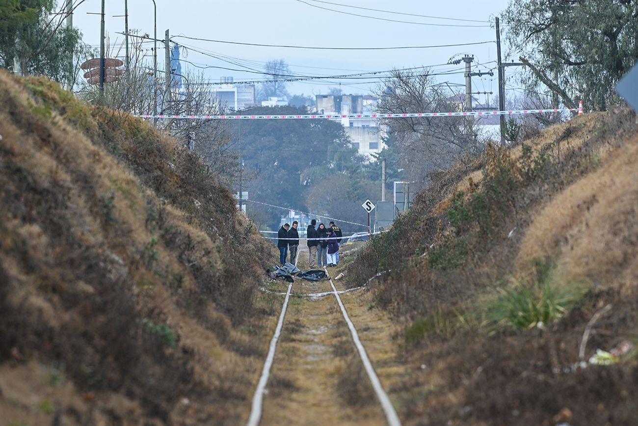 Dos hombres en situación de calle murieron al ser arrollados por el Tren de las Sierras en La Falda este jueves.