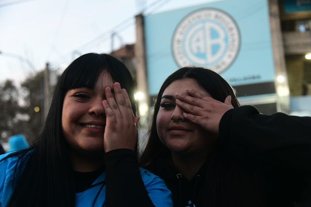 La previa del Belgrano vs. Rosario Central con los hinchas piratas.