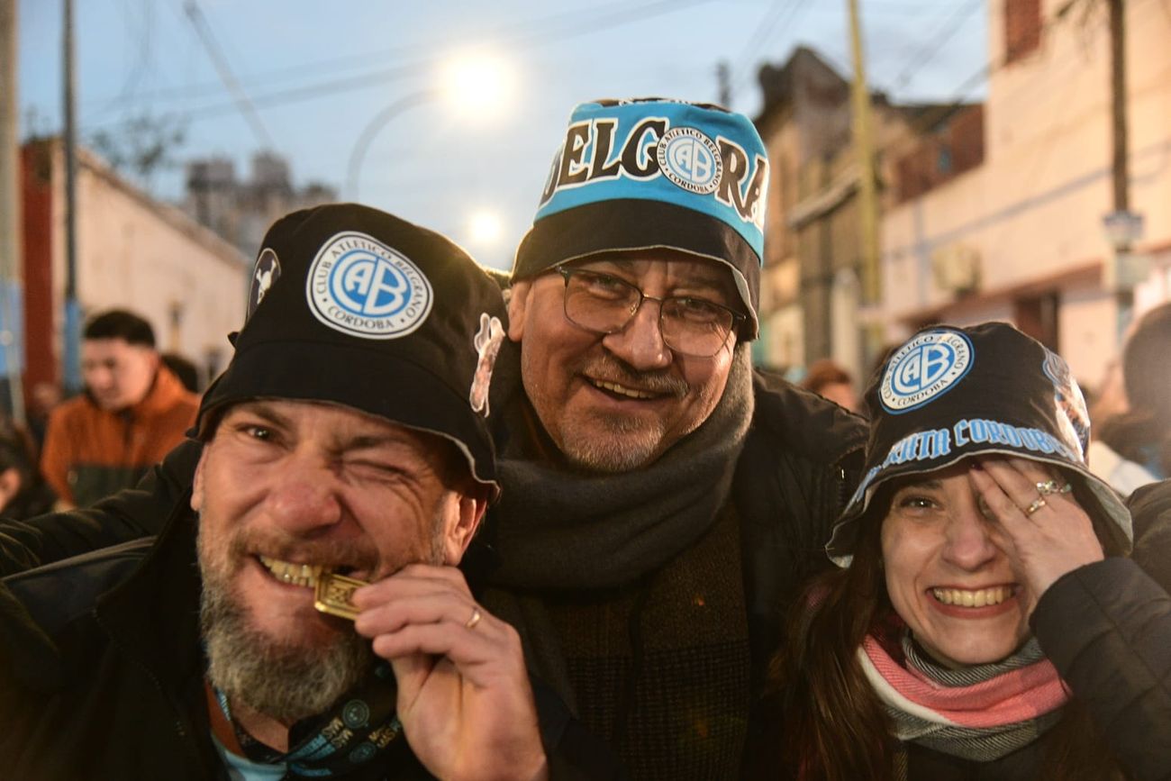 Los hinchas de Belgrano coparon Alberdi para el estreno del campeón: el Cara 'e Cancha ante Rosario Central