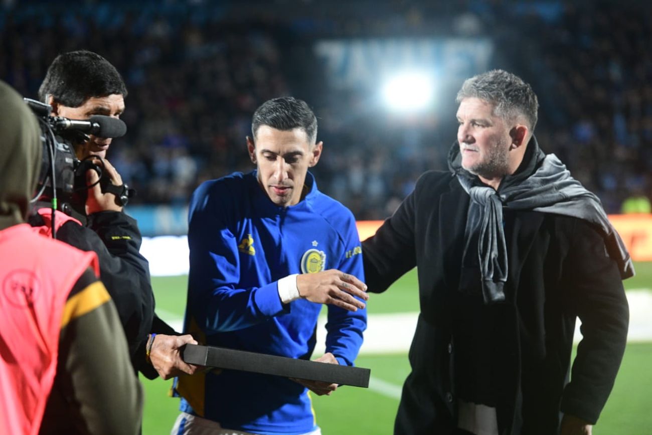Ángel Di María ante Belgrano.