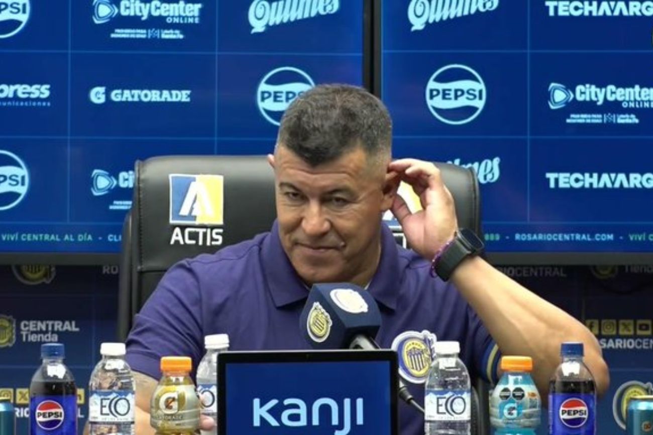 Almirón elogió a Belgrano tras la derrota: "Es un rival fuerte, con buenos jugadores y precisión"