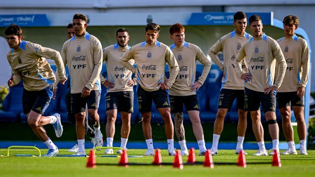 Una nueva generación de futbolistas buscará consolidarse en la Selección Argentina de cara al Mundial 2030, mientras varios campeones del mundo intentarán extender su ciclo con la Albiceleste.