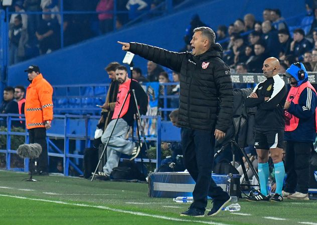 Diego Flores, entrenador de Instituto.