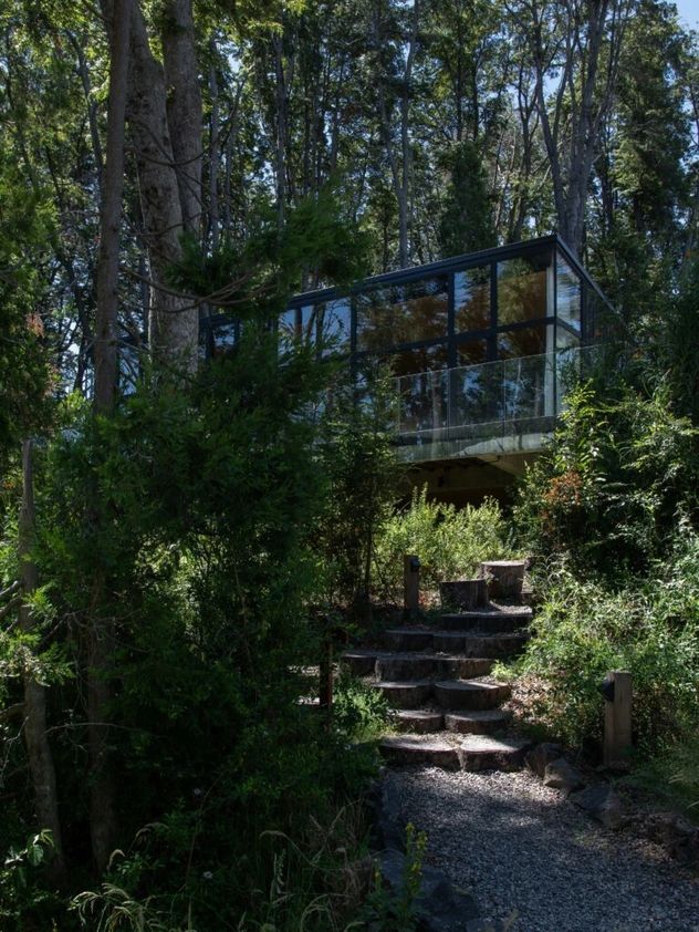 Benjamín Vicuña eligió Villa La Angostura: así es el exclusivo hotel de lujo donde pasa sus vacaciones.