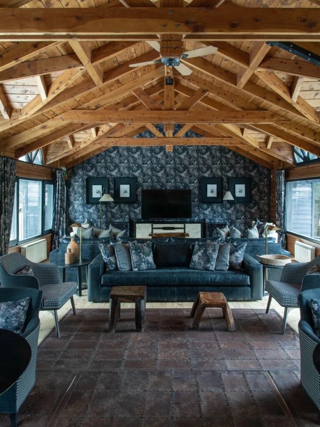 Benjamín Vicuña eligió Villa La Angostura: así es el exclusivo hotel de lujo donde pasa sus vacaciones.