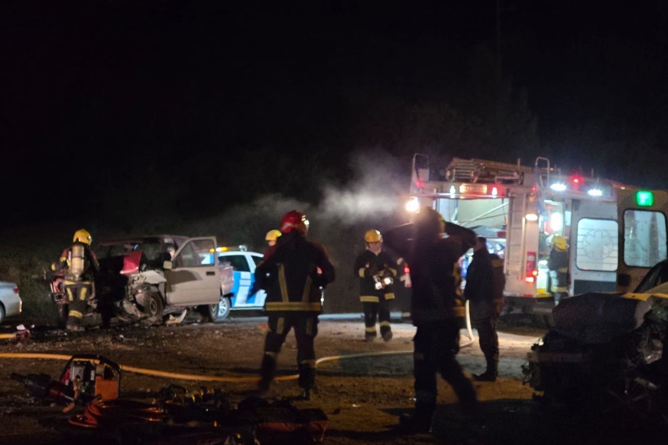 Tragedia en Córdoba: un hombre de 86 años murió en un choque frontal sobre la ruta 5.