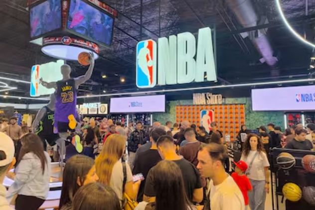 NBA Store Mendoza: abrió la tienda oficial de la liga y tiene cancha, museo y café temático.