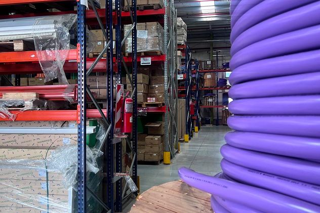 La entrega rápida de materiales y el stock permanente permiten reducir tiempos de obra y evitar demoras que impactan en la productividad.