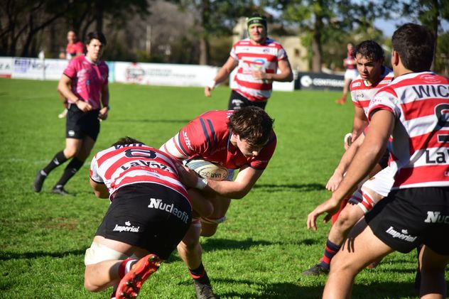 Jockey sufrió hasta el final, venció a La Tablada y llegó invicto a los cuartos del Torneo del Interior A
