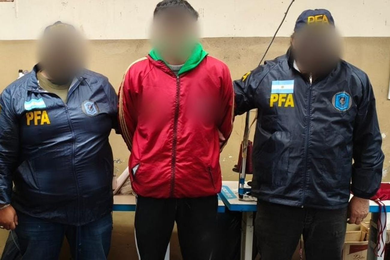 Uno de los identificados como explotador laboral. (PFA)