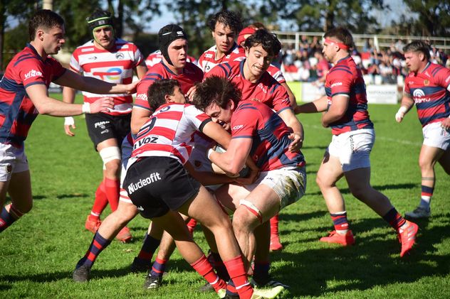 Jockey sufrió hasta el final, venció a La Tablada y llegó invicto a los cuartos del Torneo del Interior A