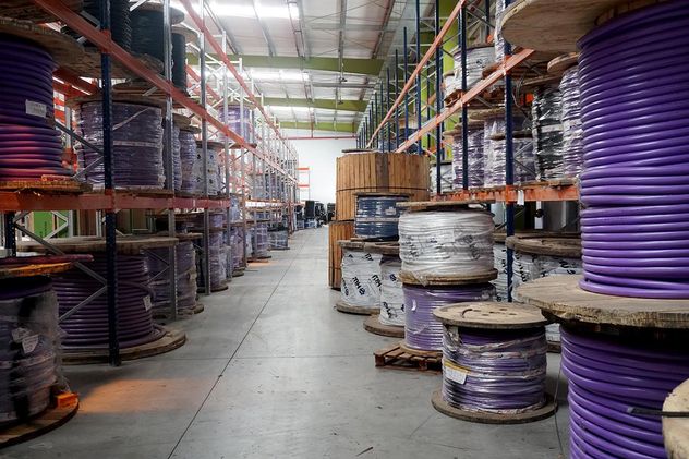 La entrega rápida de materiales y el stock permanente permiten reducir tiempos de obra y evitar demoras que impactan en la productividad.