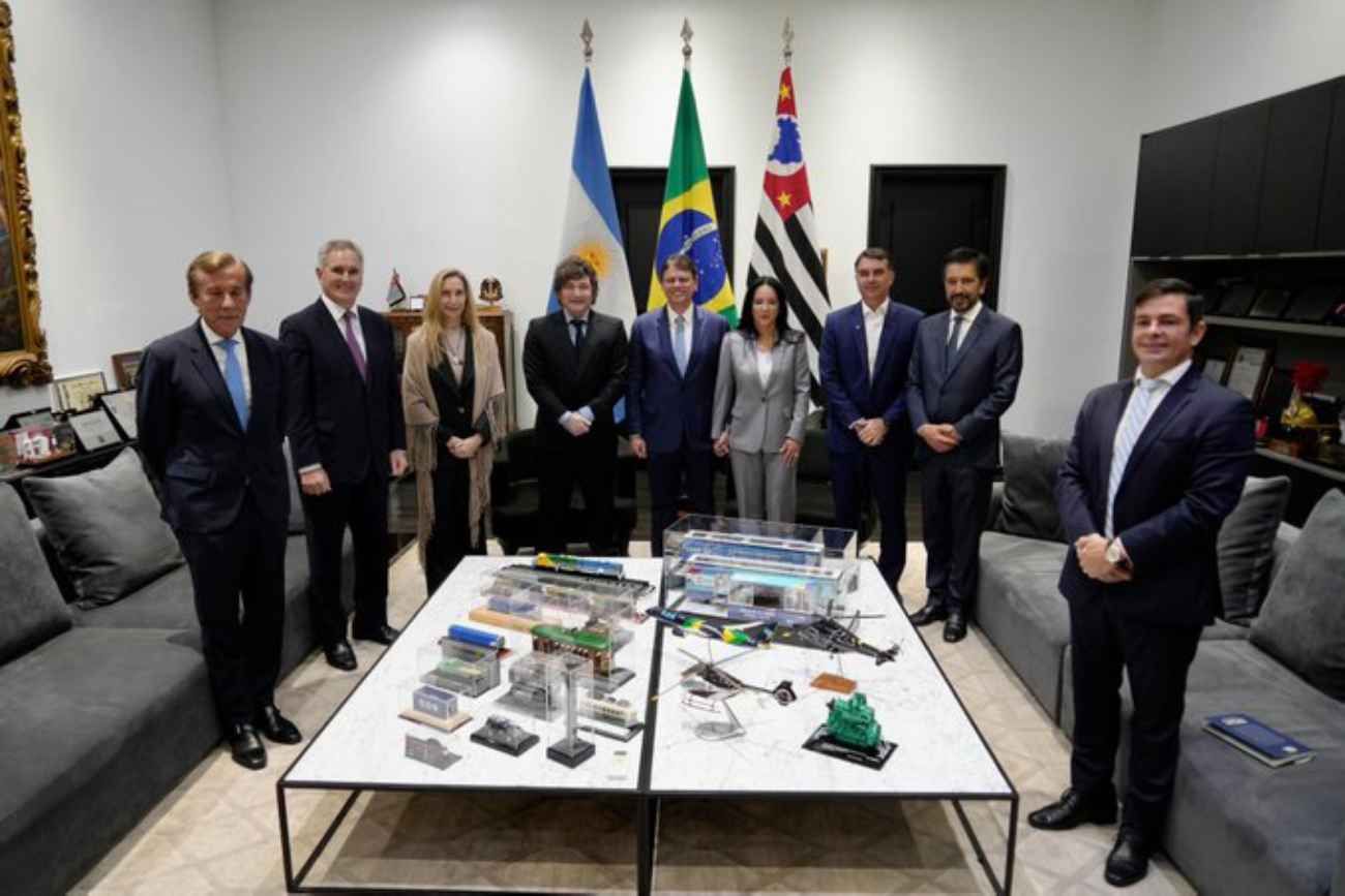 Milei en Brasil: Vinimos a acompañar la ola azul, espero que terminemos de pintar el mapa