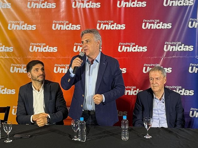 El gobernador Llaryora y su par de Santa Fe, Maximiliano Pullaro, en la campaña 2025 de Provincias Unidas.