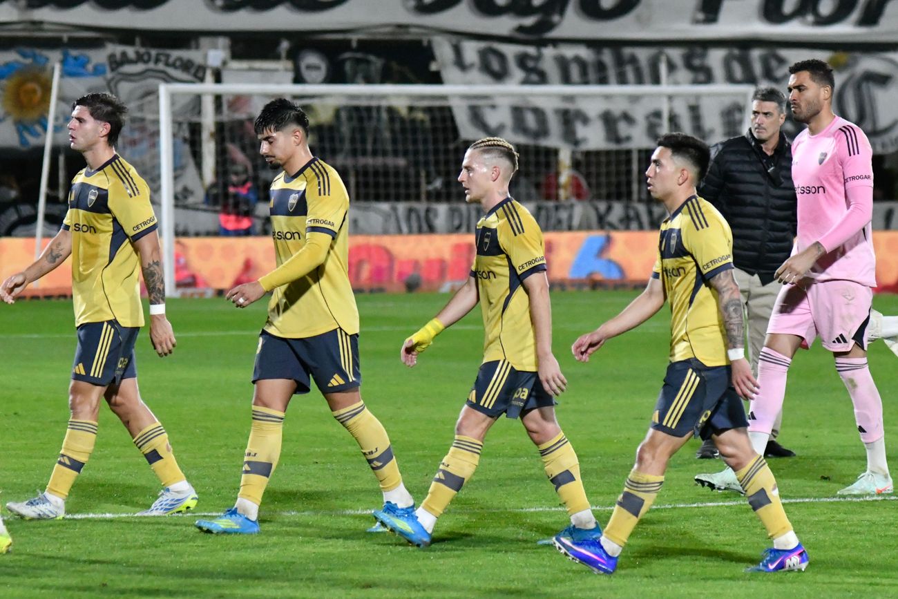 Boca fue goleado en su visita a Riestra por la primera fecha del Torneo Clausura. (Fotobaires)