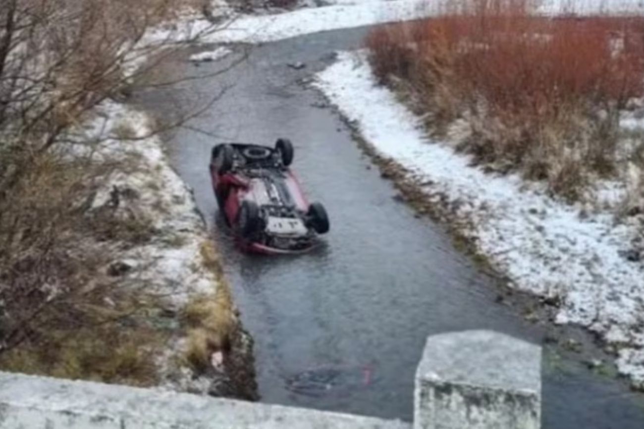 Tragedia en Neuquén: una nena de 9 años murió tras caer con una camioneta a un arroyo