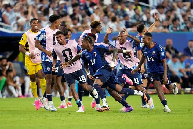 Sidny Lopes Cabral celebra el gol ante Argentina en la Copa del Mundo.