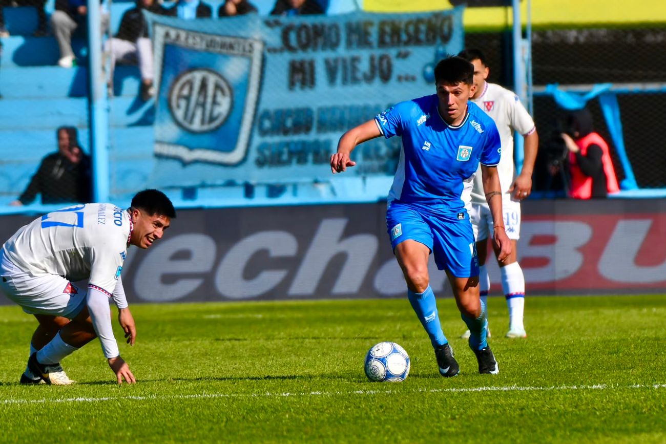 Tras su debut con victoria ante Tigre, Estudiantes de Río Cuarto visita a Argentinos Juniors en la continuidad del Clausura. (Tomi Fragueiro)