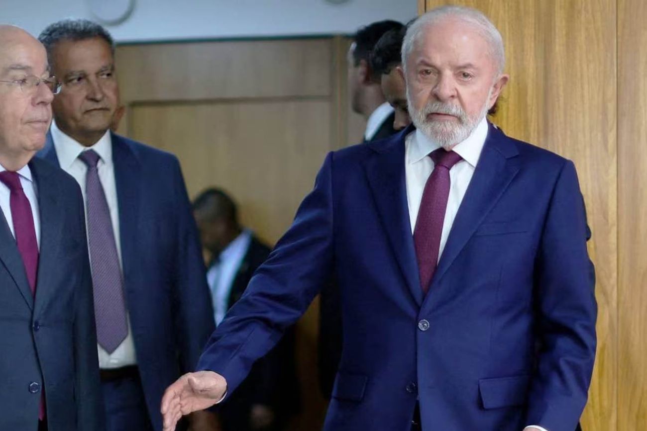 El canciller de Brasil, Mauro Vieira, junto con el presidente, Lula Da Silva.