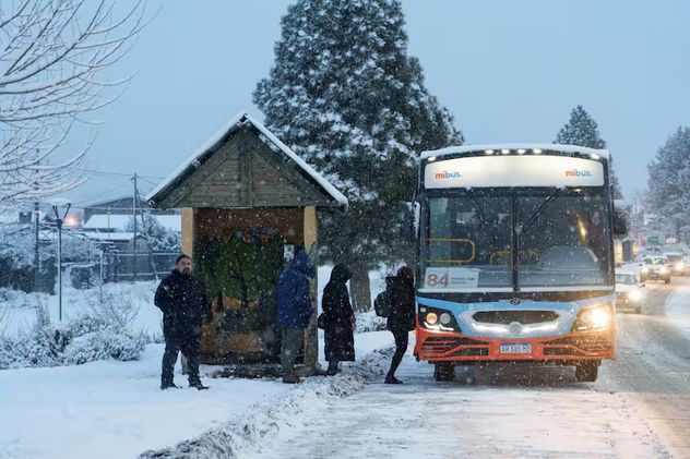Bariloche, en emergencia por la intensa nevada.