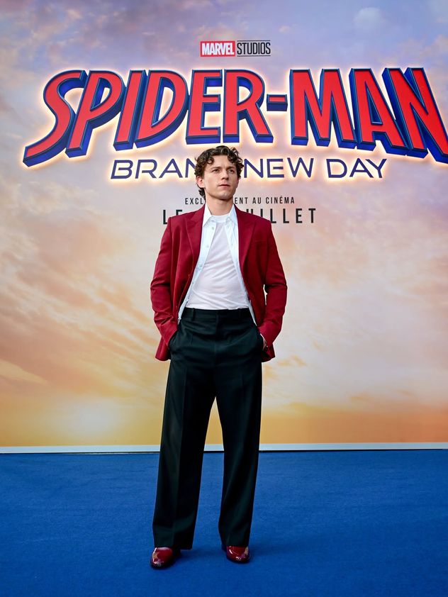 Tom Holland en la premiere de "Spider Man: un nuevo día" en París.