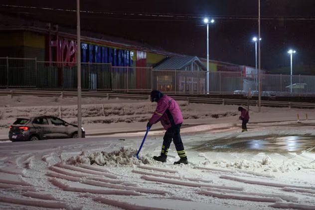 Bariloche, en emergencia por la intensa nevada.
