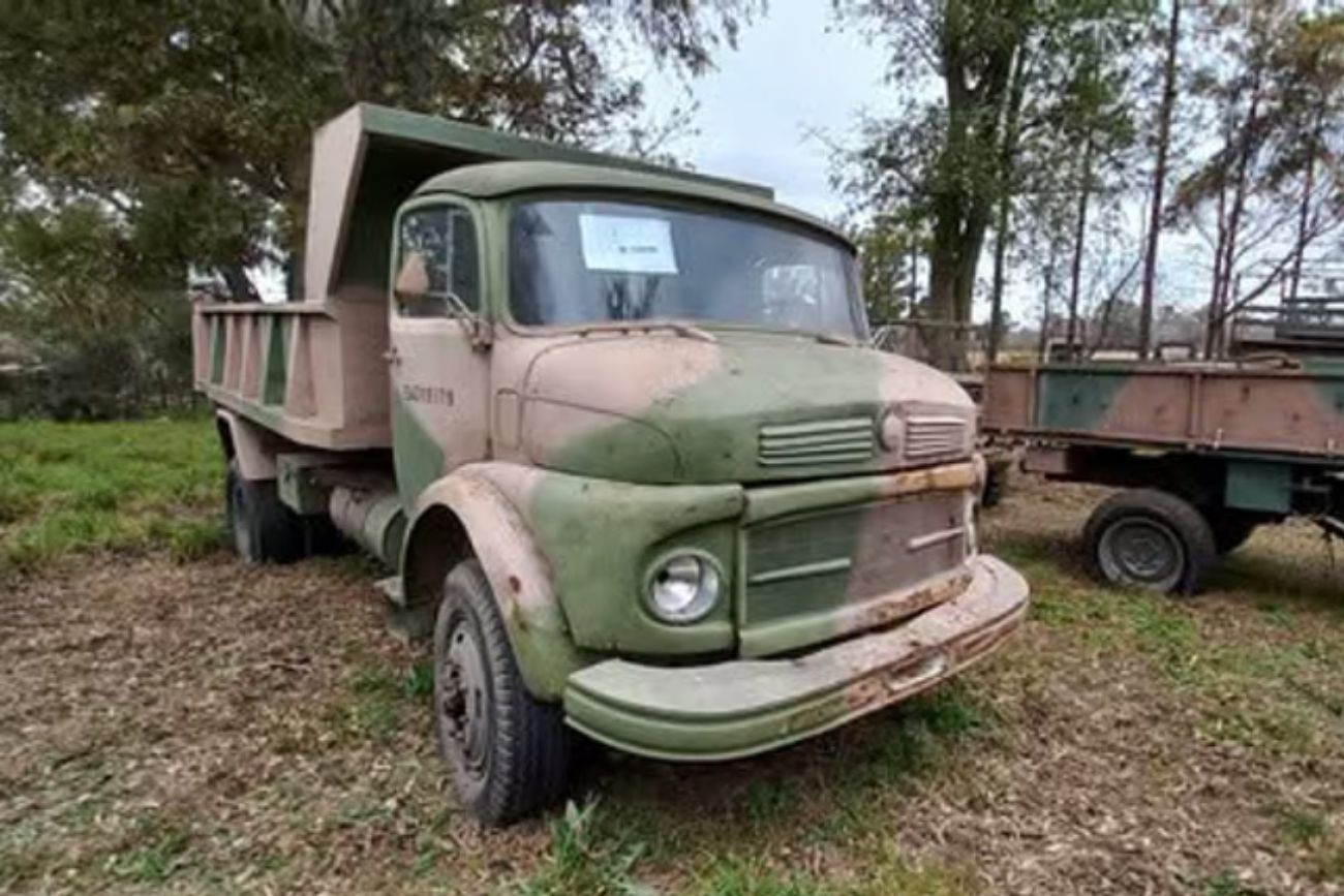 Subastarán vehículos del Ejército Argentino en Córdoba: hay Unimog, un Clase G y ambulancias.
