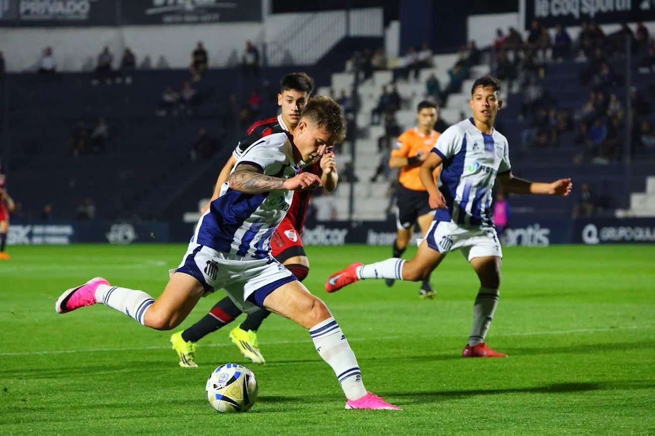 Ignacio Alastra. Fue lateral volante de Talleres en el 0-0 con River por la Copa Proyección.  