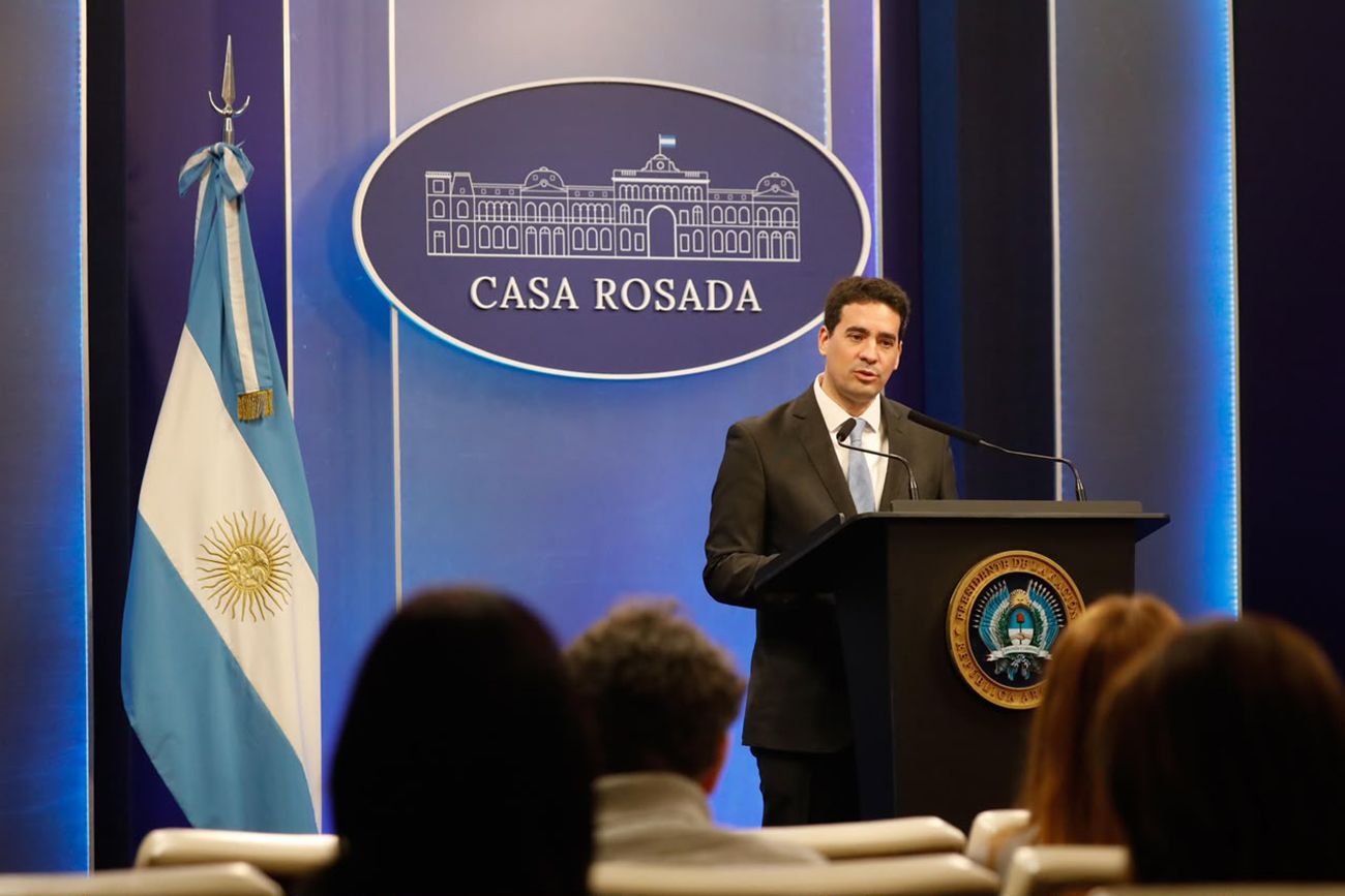 Conferencia de prensa del Vocero presidencial, Adrián Ravier.