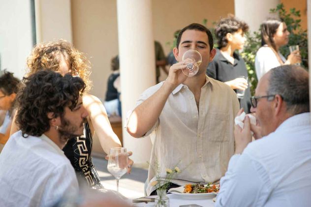 Por qué un estudio cuestiona ahora dos consejos dietéticos muy extendidos: beber agua en las comidas y evitar el picante. 
